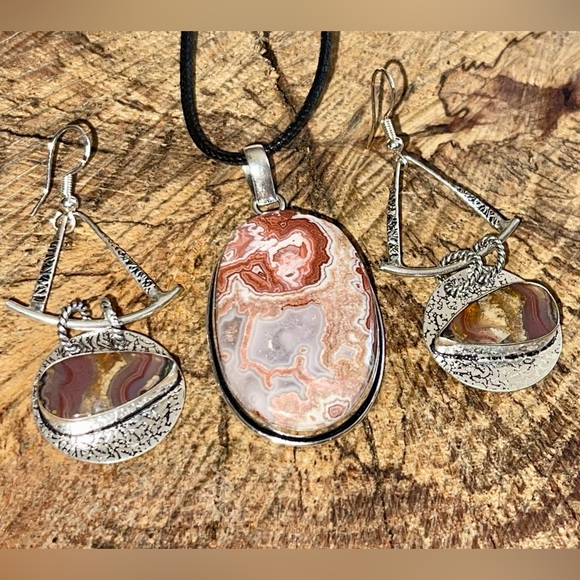 Crazy Lace Agate Pendant & Earrings Set - Picture 7 of 10